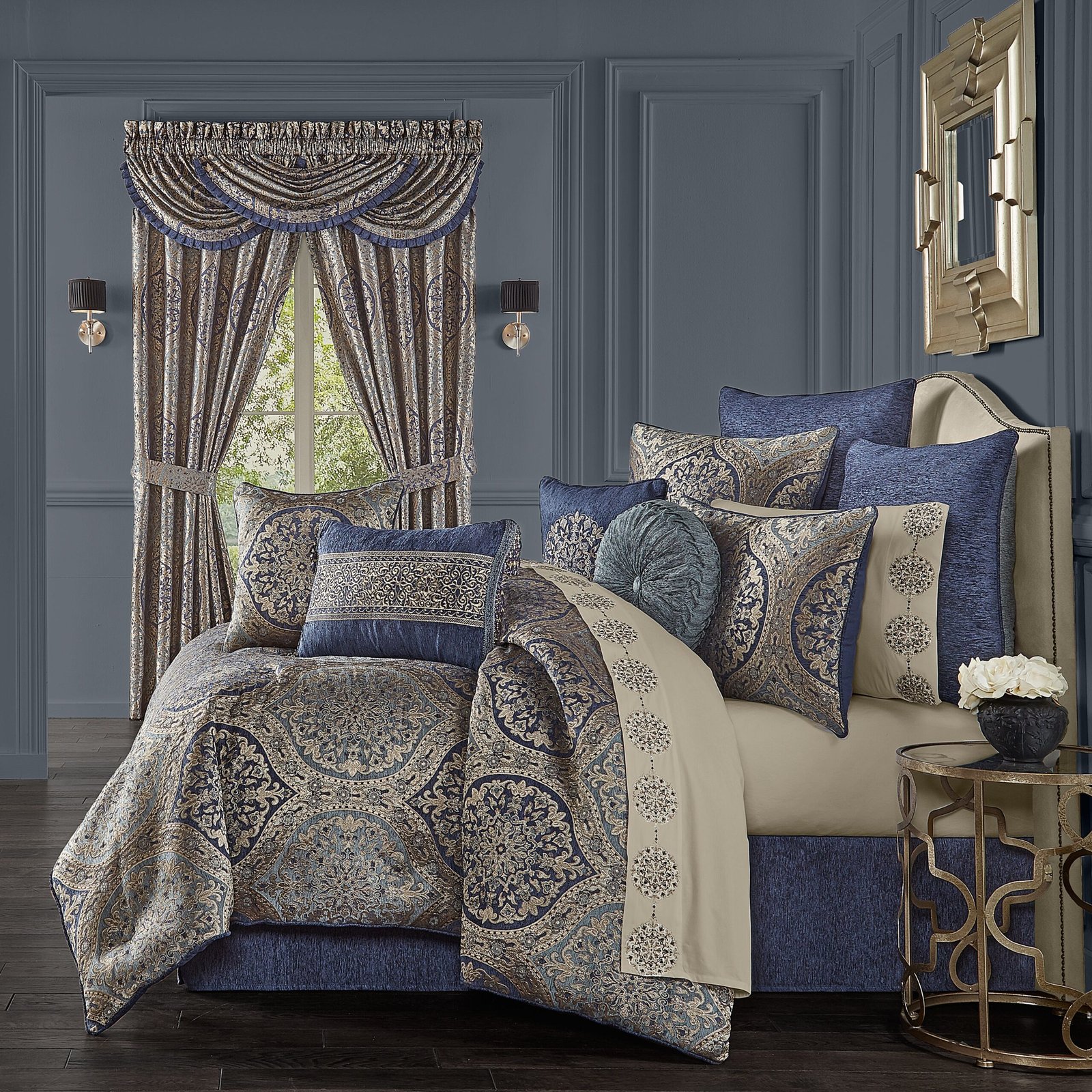 BotticelliNavy4-PieceComforterSet.jpg