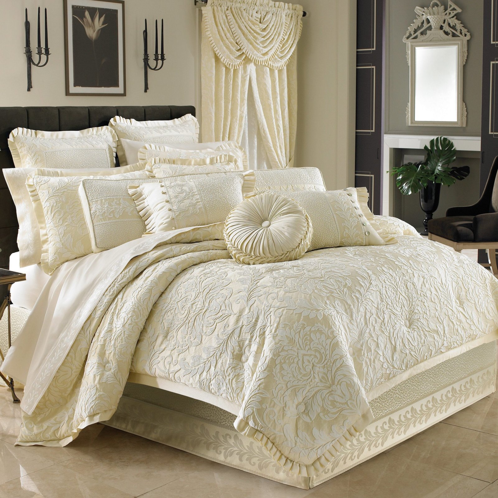 Marquis_Ivory_4-Piece_Comforter_Set_7e4b5b6c-d164-45cf-9a53-f1d79635415f.jpg
