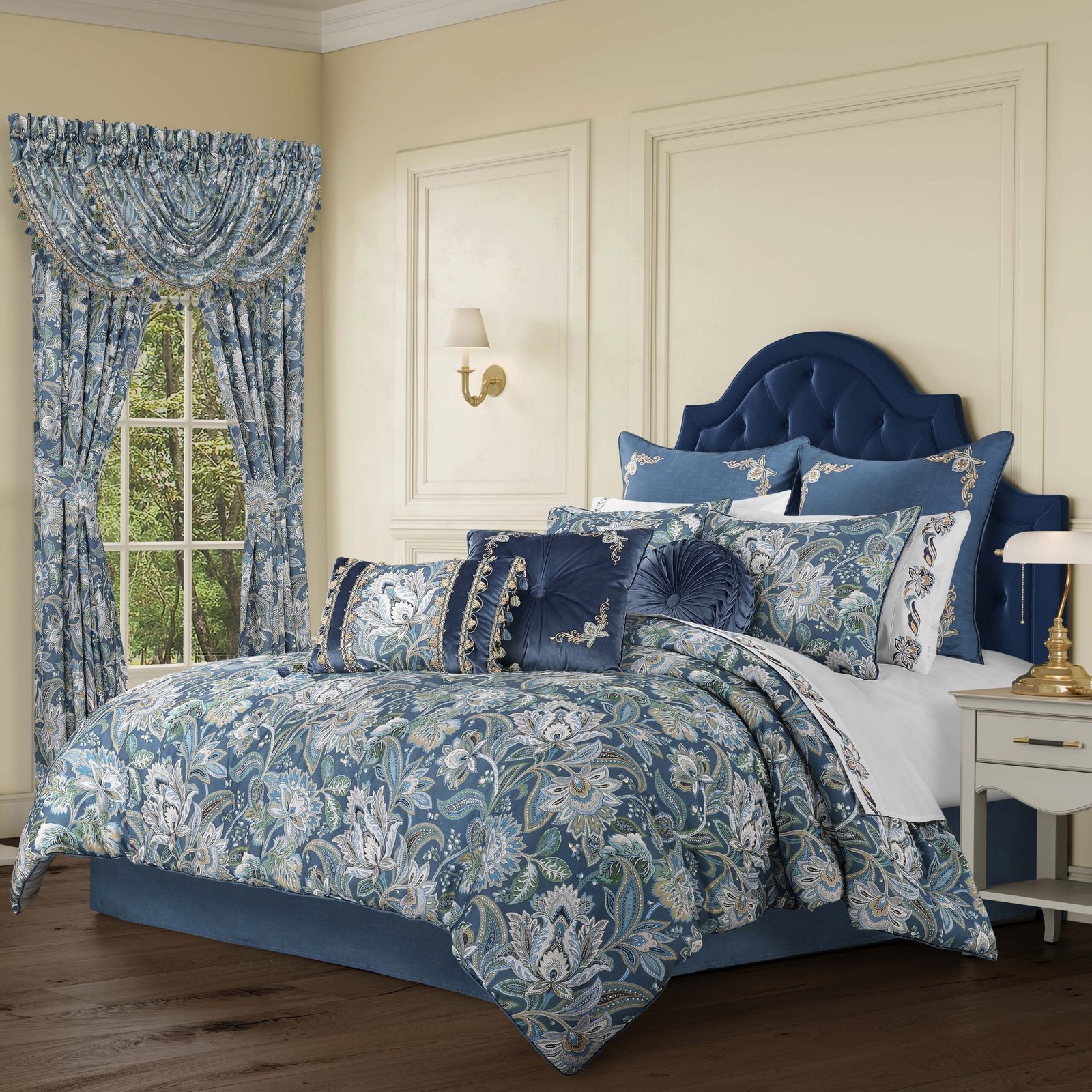 MichaelaPrussianNavy4PieceComforterSet-1.jpg