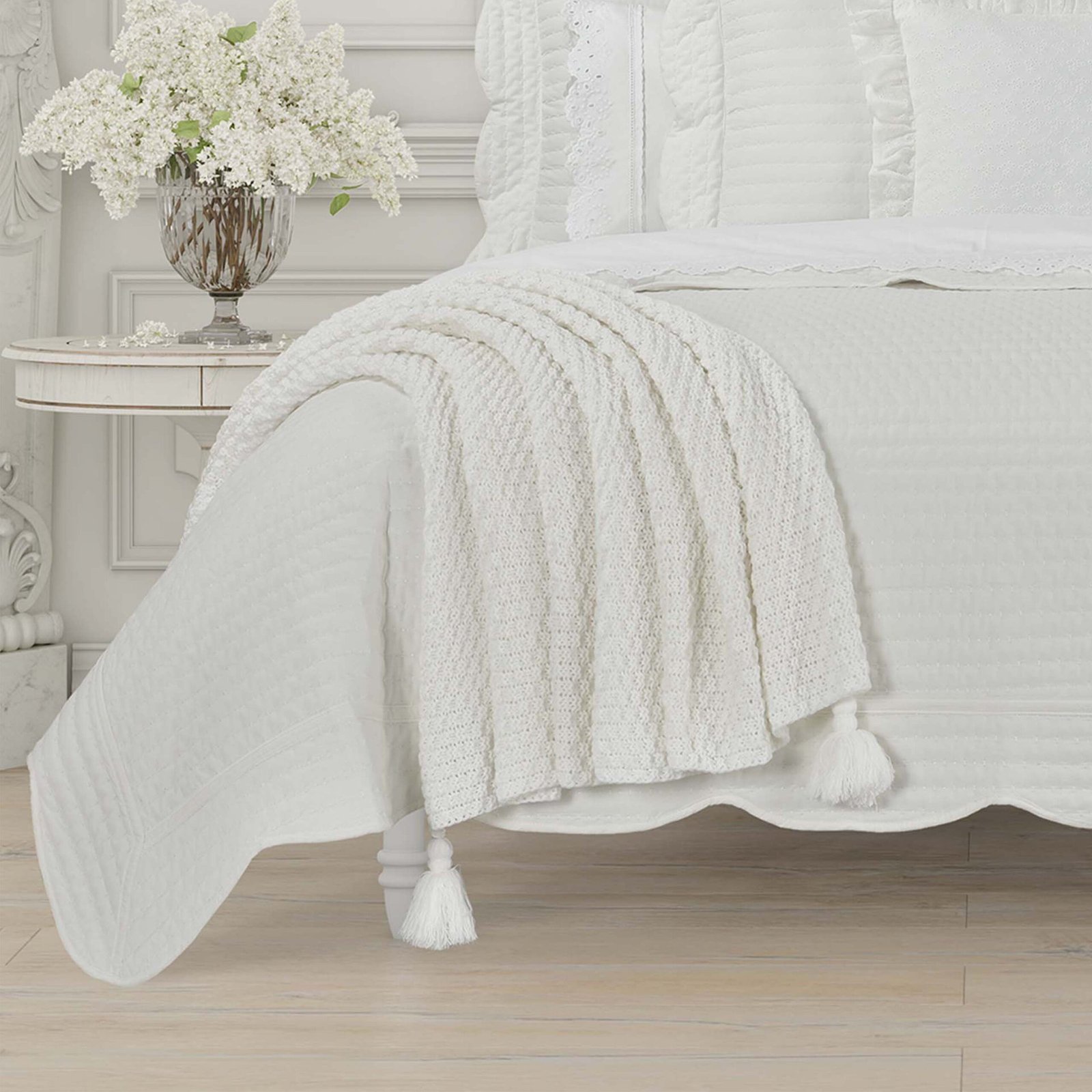 MillieWhiteThrow_9ce97185-f3c1-42f5-8ebd-fb08562a4657.jpg