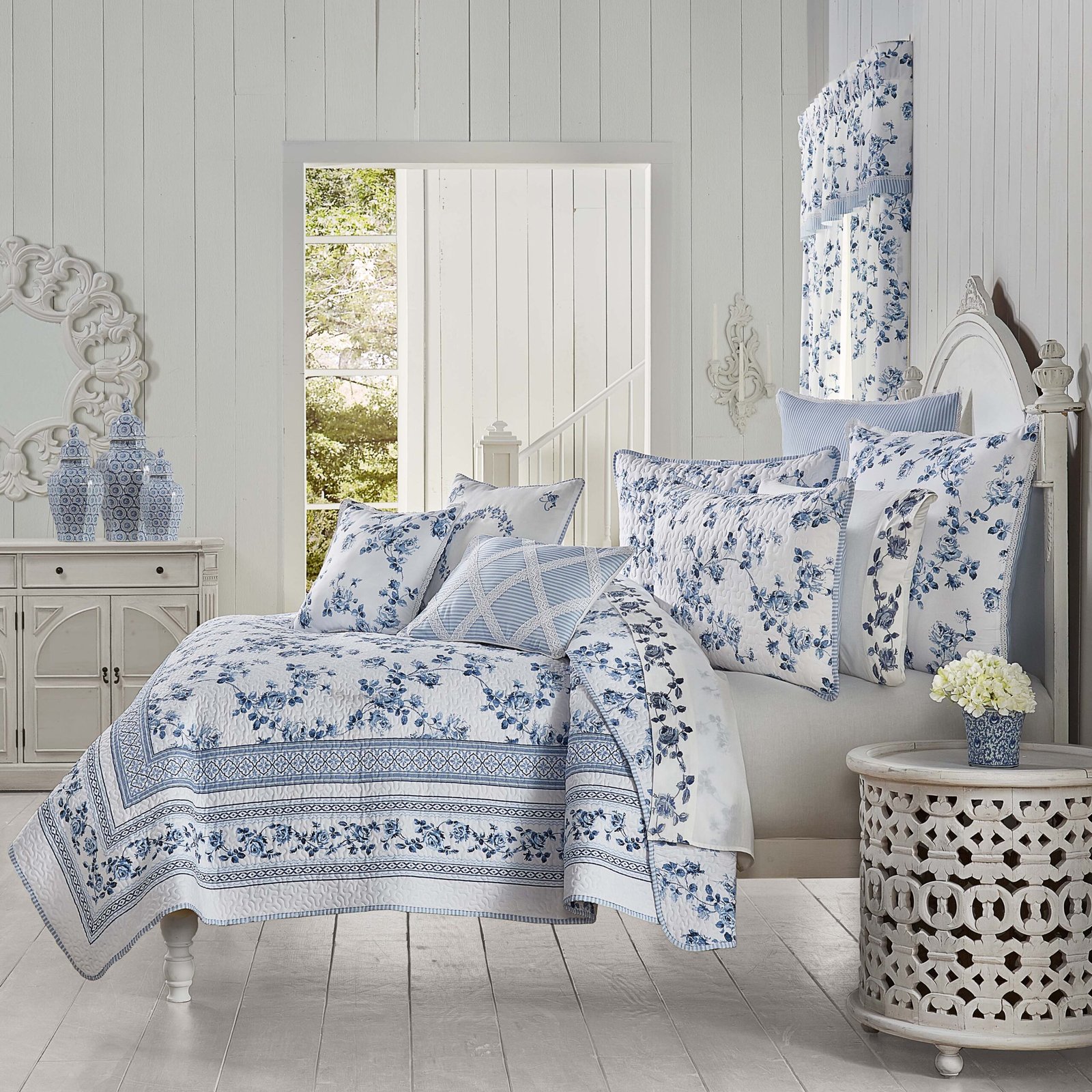 RialtoFrenchBlue3-PieceQuiltSet.jpg