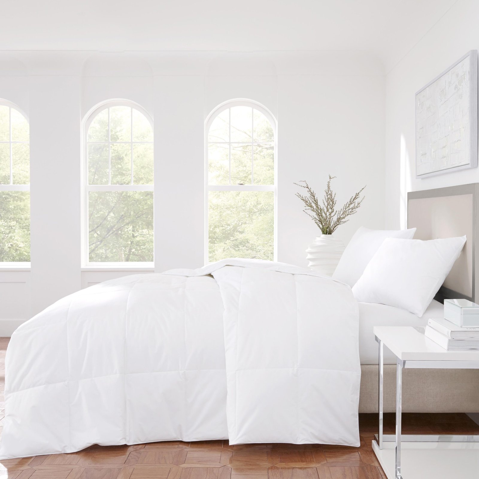 Royality233WhiteDownlightweightComforter.jpg