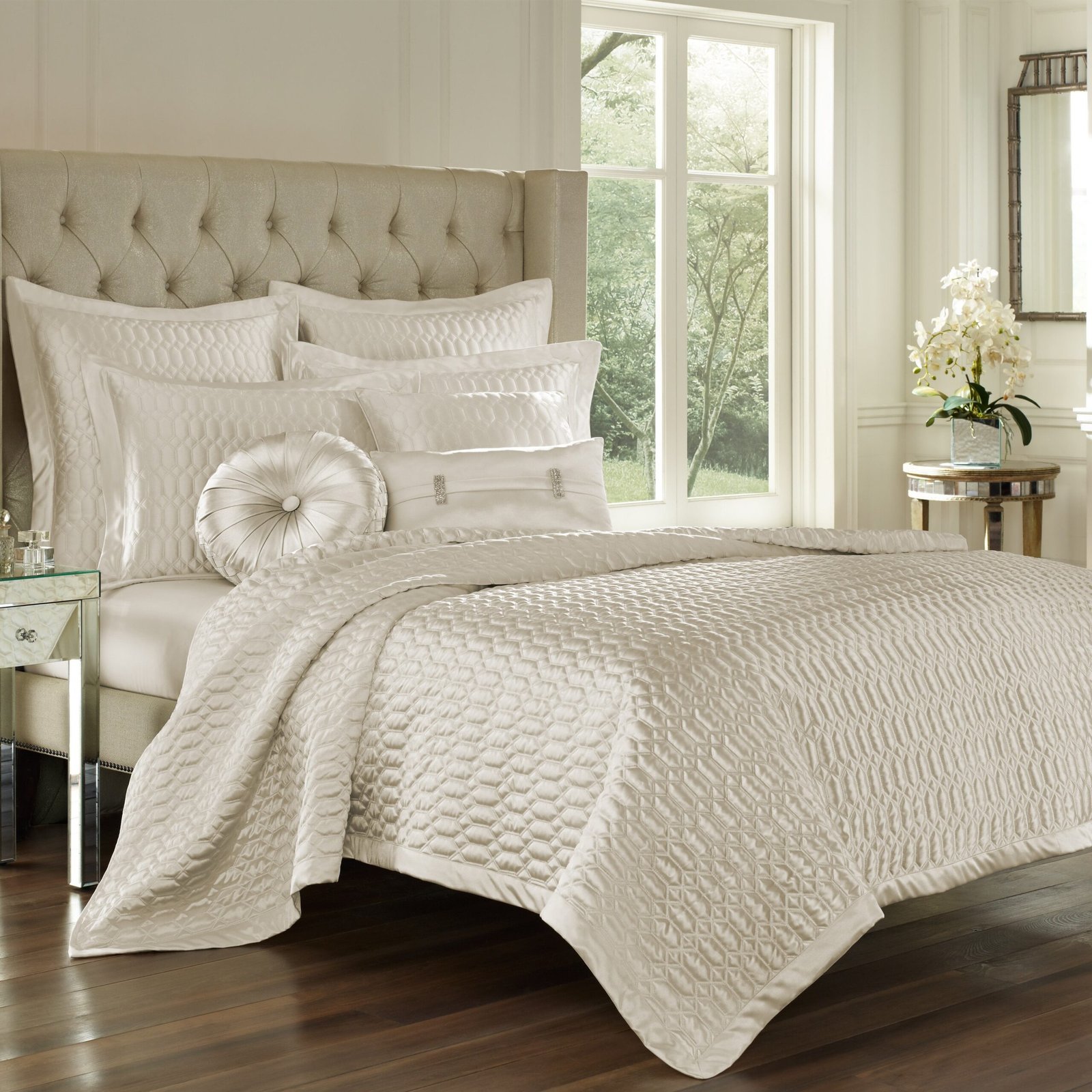 Satinique_Natural_Coverlet_969fad32-2840-406e-8f0b-9c1cff8d1214.jpg